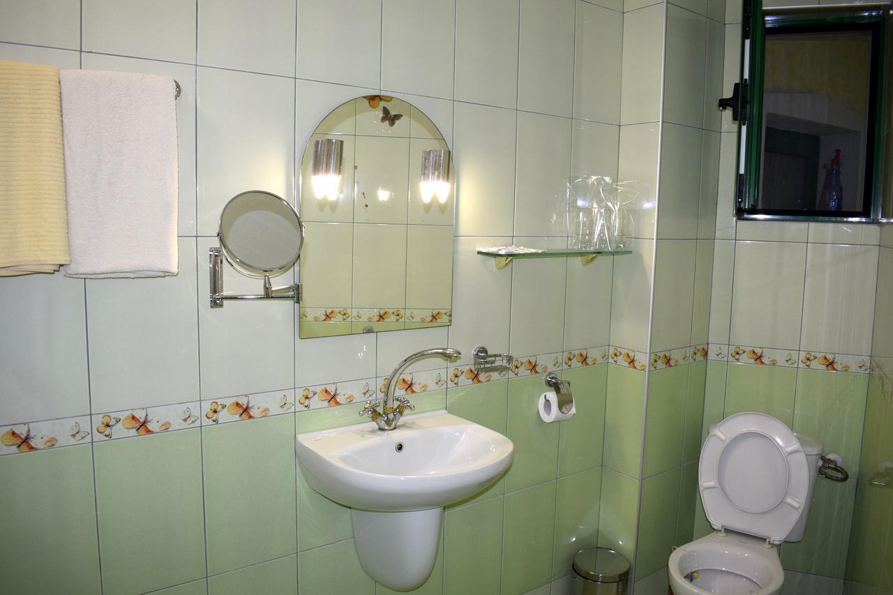 Guest Rooms Waterfall Smoljan Esterno foto