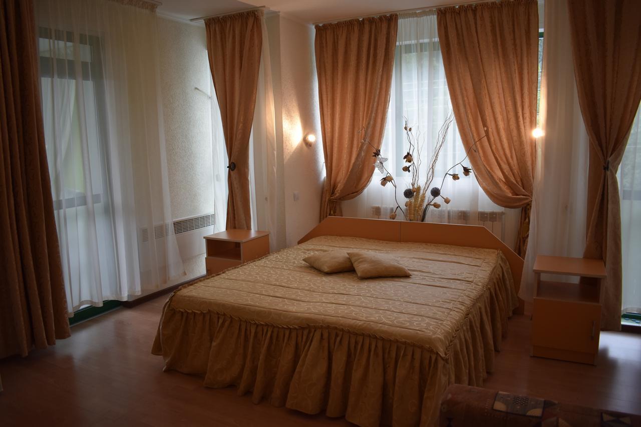 Guest Rooms Waterfall Smoljan Esterno foto